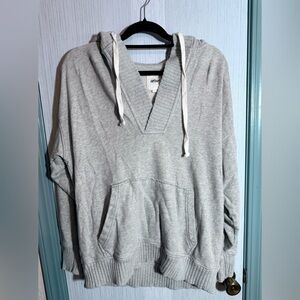 Aerie Women’s Gray V-Neck Hoodie Sweatshirt – Size S